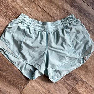 Lululemon Hotty Hot Short 4inch Size 10